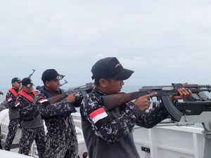 Bakamla Rutin Latihan Menembak di Laut untuk Antisipasi Situasi Berbahaya