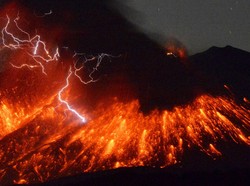 Video: Penampakan Menakjubkan Erupsi Gunung Reventador