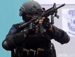 Polantas Boleh Saja Pegang Senjata, Tapi Jangan Disalahgunakan