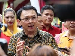 Ahok Terima Surat Kemendagri Soal Seragam Putih untuk PNS
