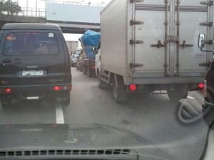 Kemacetan Tol Cikampek Memanjang, Pondok Gede-Bekasi Barat Padat Merayap
