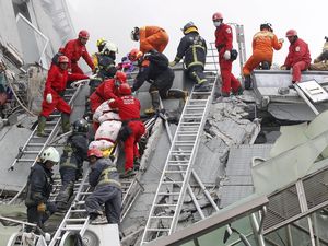 Usai Gempa 6,4 SR di Taiwan, Terjadi 68 Gempa Susulan Usai Gempa 6,4 SR di Taiwan, Terjadi 68 Gempa Susulan