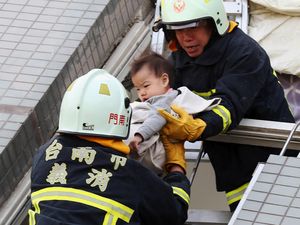 Gempa Taiwan Tewaskan 5 Orang, 31 Orang Lainnya Terjebak Reruntuhan Gempa Taiwan Tewaskan 5 Orang, 31 Orang Lainnya Terjebak Reruntuhan