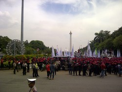 Ratusan Buruh Mulai Berkumpul di Patung Kuda, Tunggu Teman untuk Demo Istana