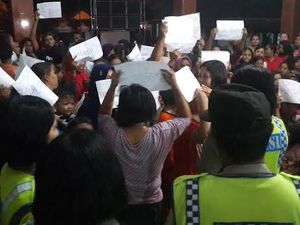 JOB-Petrocina Beri Ganti Rugi Rp 300 Juta ke Warga Desa Sambiroto JOB-Petrocina Beri Ganti Rugi Rp 300 Juta ke Warga Desa Sambiroto