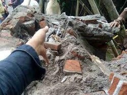 Tugu Desa di Blitar Ambruk, Polisi Duga ada Mark Up Anggaran