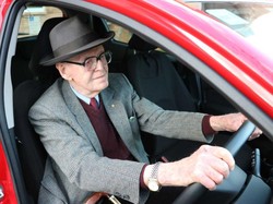 SIM di Singapura Berlaku Sampai 65 Tahun, Mobil Manual dan Matic Dibedakan