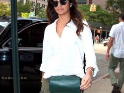 Selebriti Stylish Populerkan Lagi Tas Pinggang Ala 90-an