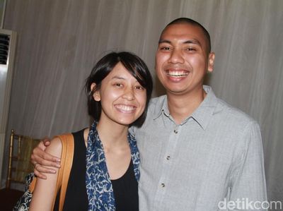 Rayi RAN dan Sang Istri Tampil Serasi