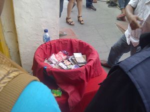 Cerita Para Pemburu Angpau di Tengah Kemeriahan Imlek Petak Sembilan