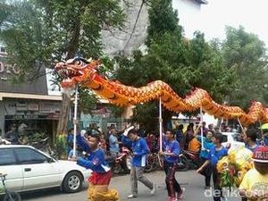 Meriahnya Imlek di Berbagai Daerah dalam Jepretan Kamera