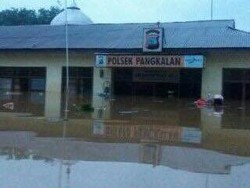 Korban Banjir Bandang di Solok Selatan Mulai Kesulitan Air Bersih