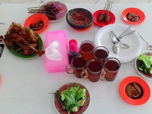 Destinasi Wisata Kuliner Rahasia Orang Cirebon