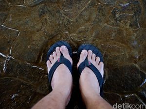 Ragam Suara Warga soal Larangan Pakai Sandal Jepit Saat Kendarai Motor Ragam Suara Warga soal Larangan Pakai Sandal Jepit Saat Kendarai Motor