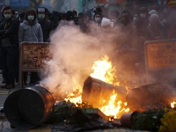 Bentrokan di Hong Kong, Polisi Dipukuli Demonstran Hingga Luka-luka