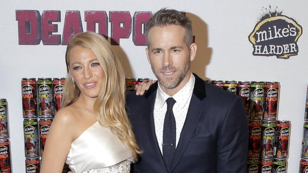 Jangan Iri Guys! Ryan Reynolds dan Blake Lively Mesra di Premiere Film Deadpool
