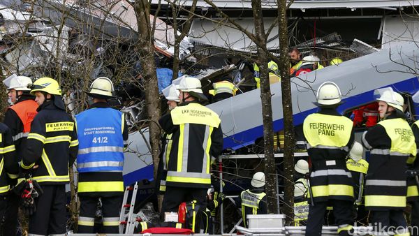 Dua Kereta Tabrakan di Jerman
