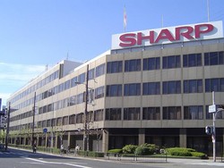 Foxconn Gandeng Sharp Rebut Pasar LCD Samsung