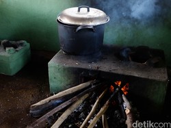 24 Juta Keluarga RI Masih Masak Pakai Tungku, Bisa Picu Kanker Paru!