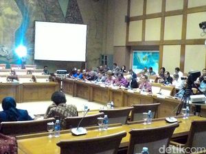 RDP Komisi VII dan ESDM: Ngaret Hampir 5 Jam, Rapat Cuma 15 Menit