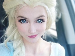 Tampil Bak Putri, Wanita Ini Habiskan Rp 191 Jutaan untuk Kostum Princess