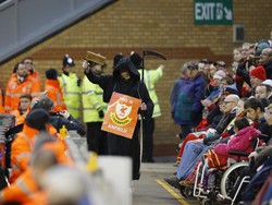 Carragher: Naiknya Harga Tiket Tidak Adil untuk Fans