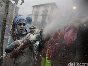 Serunya Perang Tepung di Spanyol