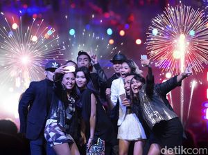 Katakan dengan Selfie