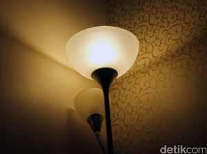 7 Jenis Lampu Lantai yang Bikin Ruangan Makin Menawan 7 Jenis Lampu Lantai yang Bikin Ruangan Makin Menawan