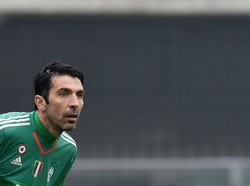 Juve dan Napoli di Puncak Performa, Buffon Prediksikan Laga yang Lebih Sengit