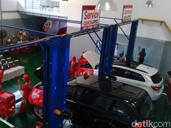 Mitsubishi Resmikan Diler Mobil Penumpang di Palembang