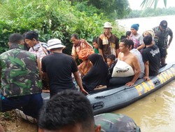Paskhas Terjun ke Lokasi Banjir Kampar Riau, Door to Door Evakuasi Warga