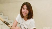 Tanpa Make-up Tebal, Gigi Tampil Apa Adanya