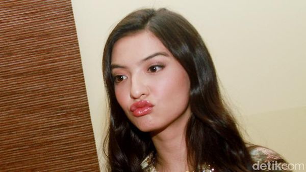 Raline Shah Duck Face Terus