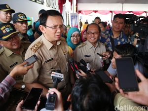 Ahok: Oknum KPU DKI Bisa Mudah Batalkan Pencalonan Independen Saya Ahok: Oknum KPU DKI Bisa Mudah Batalkan Pencalonan Independen Saya