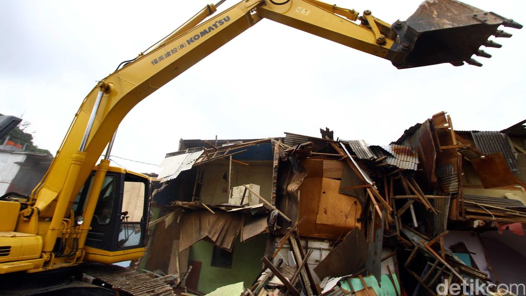 Ratusan Bangunan Liar di Pinangsia Dibongkar Ratusan Bangunan Liar di Pinangsia Dibongkar