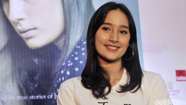 Si Cantik Tatjana Saphira di Pemutaran Perdana Film I Am Hope