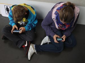 Rebutan Ponsel, Anak 8 Tahun Tewas di Tangan Sepupu Sendiri Rebutan Ponsel, Anak 8 Tahun Tewas di Tangan Sepupu Sendiri