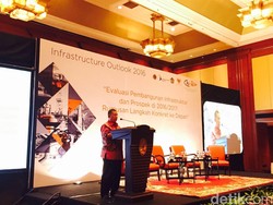 RI Gencar Bangun Infrastruktur, Darmin: Pertumbuhan Ekonomi Kita Cukup Tinggi