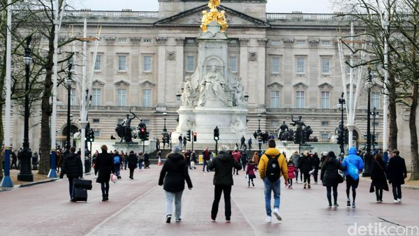 Jalan Pagi di Sekitar Istana Buckingham