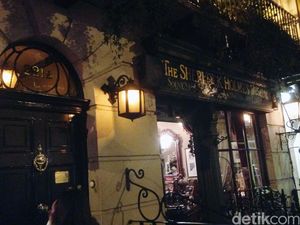 Mengintip Rumah Sherlock Holmes
