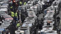 Sopir Taksi Demo Uber di London