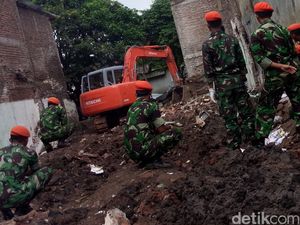 Rumah Tempat Jatuhnya Pesawat TNI Diratakan