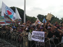 Ada Ribuan Guru Honorer Demo, Jl Medan Merdeka Barat Arah Thamrin Ditutup