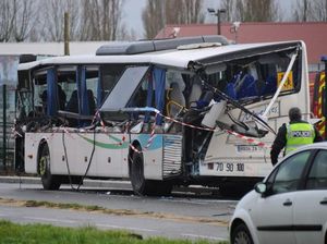 Bus Sekolah Tabrakan dengan Truk di Prancis, 6 Anak Tewas