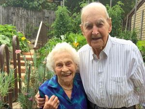 Suami-Istri di Canberra Bersama-sama Rayakan Ulang Tahun ke-100