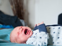 BAB Kurang dari 3 Kali Seminggu, Waspada Bayi Sembelit!