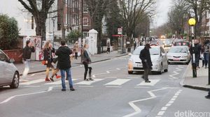Ini Suasana Zebra Cross Abbey Road yang Terkenal