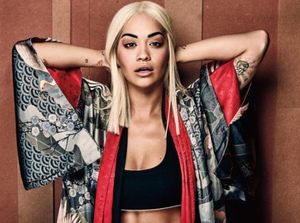 Sudah Tato Bibir Tapi Lagunya Tetap Tidak Laku, Rita Ora Iri dengan Dua Lipa