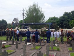 Tembakan Salvo Iringi Pemakaman Mayor Pnb Ivy